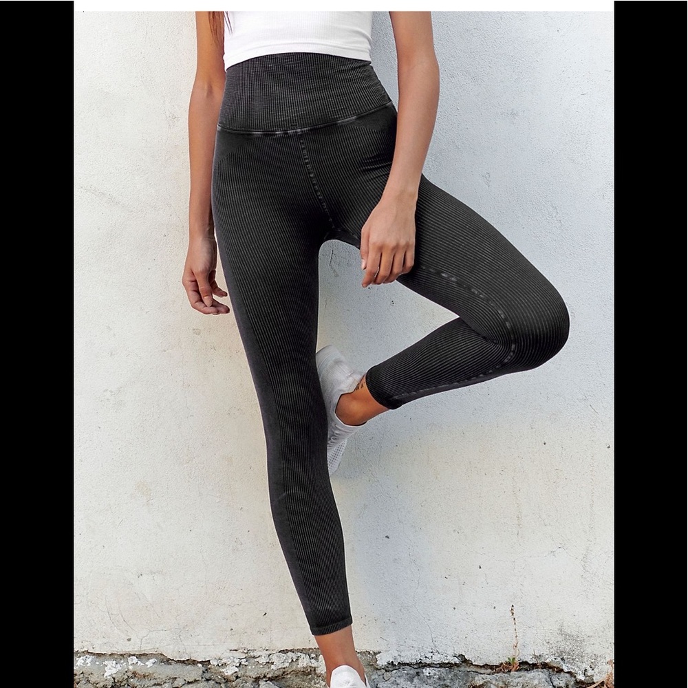 FP Movement Happiness Runs 7/8 legging in Washed Black